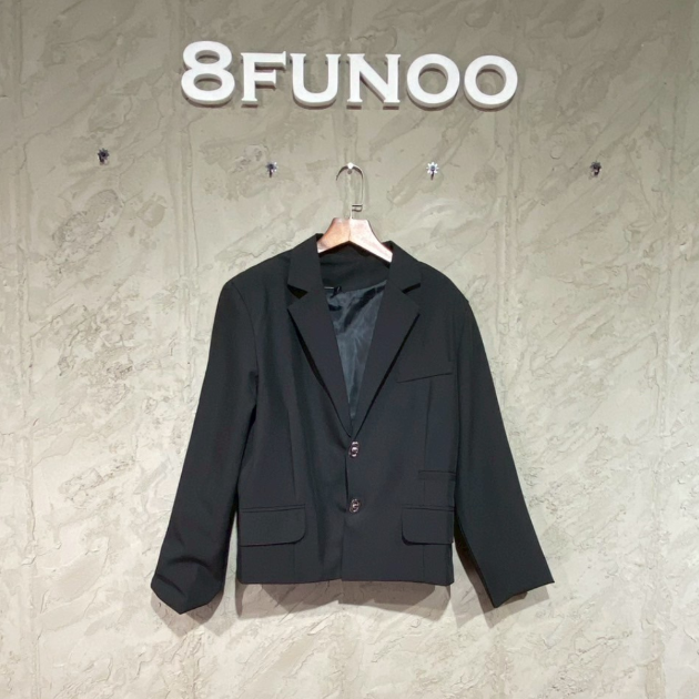 短版個性單釦西裝外套