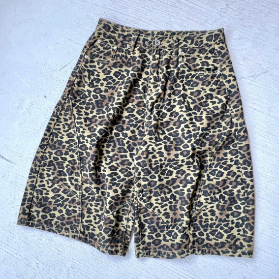 街頭復古豹紋寬鬆八分短褲