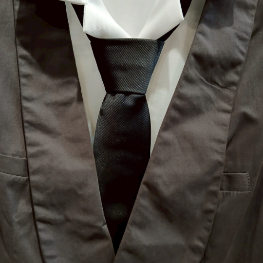 純黑領帶