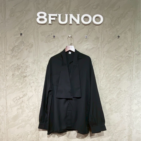 暗黑系寬版垂領襯衫