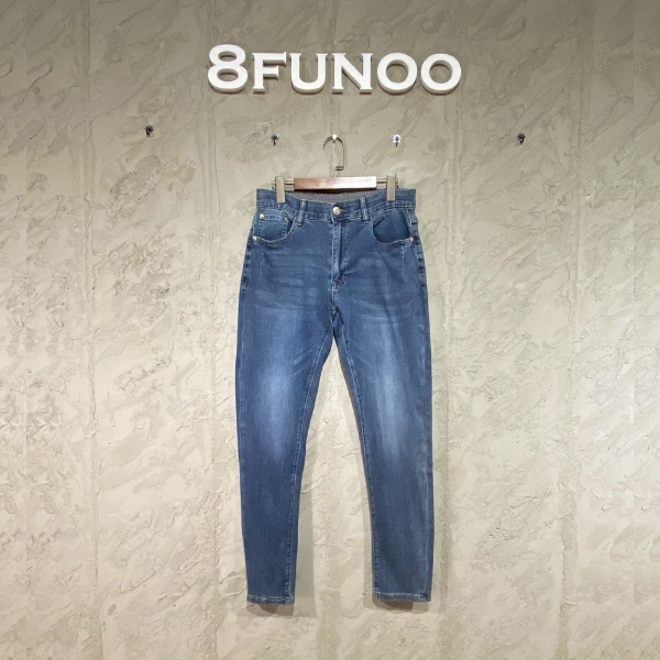 經典藍色修身單寧牛仔褲