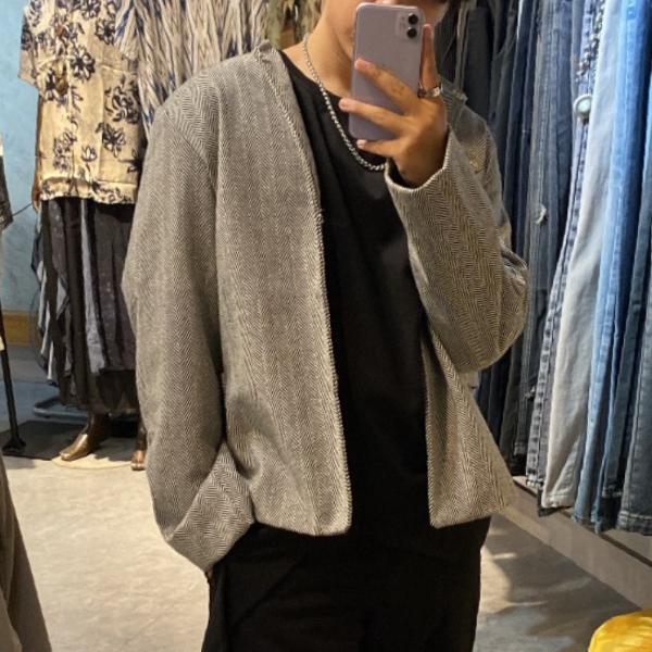 人字紋圓領刺繡短版夾克