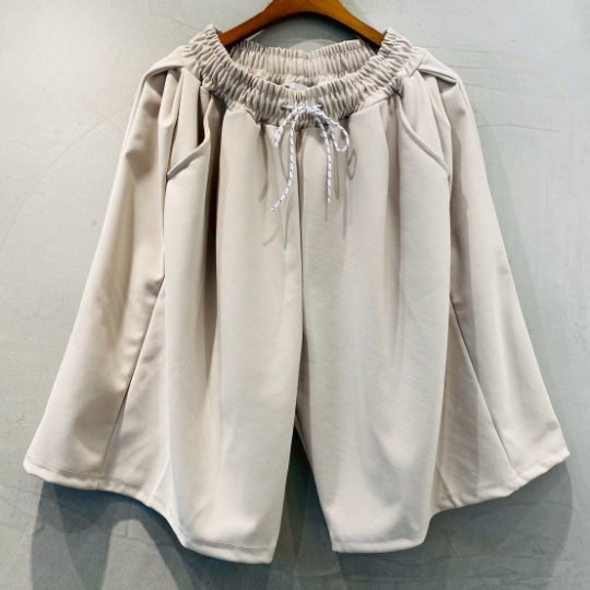 素面抽繩休閒短褲