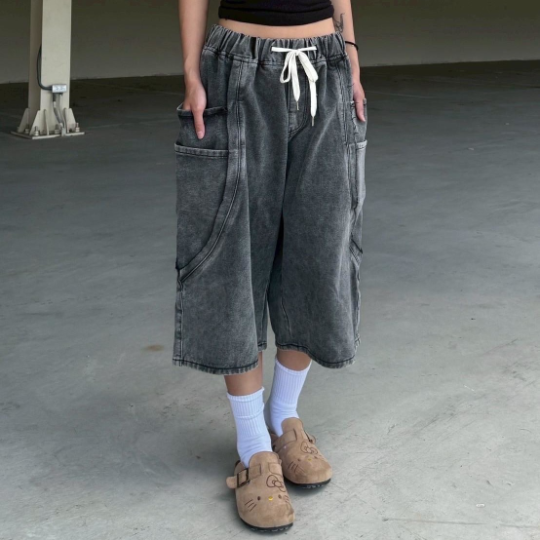 特殊剪裁多袋七分牛仔短褲